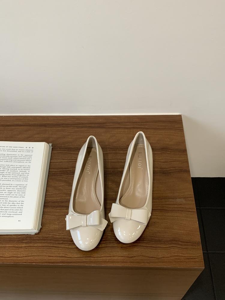 French Round Head Thick Heel Bow Single Shoes Women's 2025 Autumn New Temperament Covered Ancient Fairy Style Patent Leather High Heels