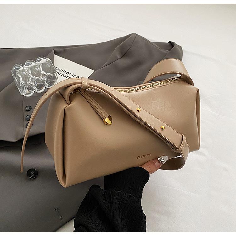 New simple Mori lightweight underarm pillow bag trendy women's bag small fresh shoulder messenger bag elegant shoulder bag