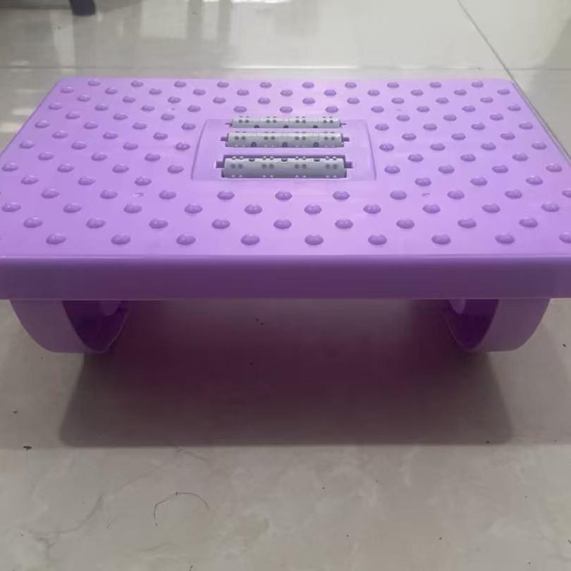 Ergonomische Fußstütze unter dem Schreibtisch für Komfort und Haltungskorrektur