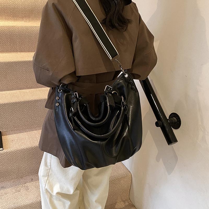 Retro Fashion Large-capacity Tote Bag Women's 2025 Autumn and Winter New Simple Shoulder Bag High-end Underarm Bag