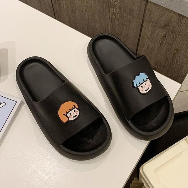 

Летние женские толстые мягкие тапочки, милая домашняя обувь для влюбленных, мужские и женские нескользящие тапочки унисекс для дома 40-41 чёрный