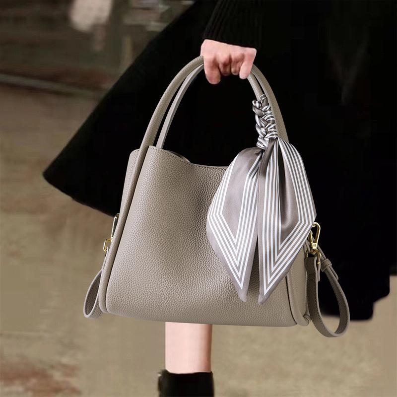 PU Leather Bucket Shoulder Crossbody Bags Black Sense of Luxury Large Capacity Commuting Bag for Women Fashion Versatile Handbag