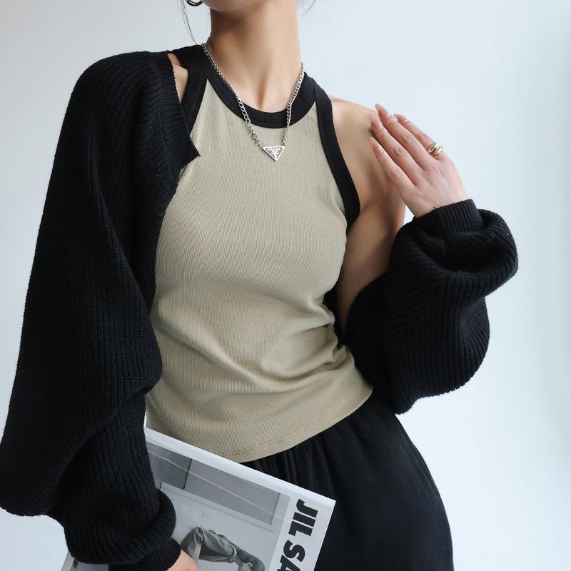 

Basic Black Thread Cotton Bottom with A Small Vest with A Sleeveless Breast Cover Outside The Top XL