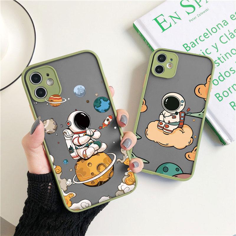 Cartoon Outer Space Astronaut Planet Phone Cases For iPhone 16 11 12 14 13 Pro Max 15 Plus 7 8 Plus SE2 X XR XS Shockproof Cover