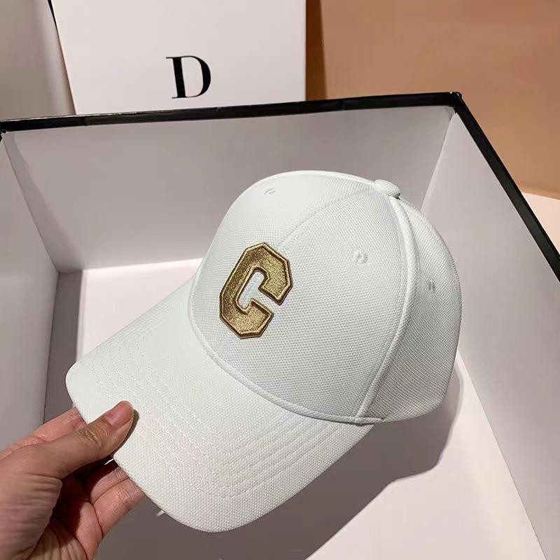 Women's & Men's Large Brim Duckbill Baseball Cap - Korean Letter 'R' Design, 2024 Spring/Autumn Fashion, Slimming and Small Face Effect.