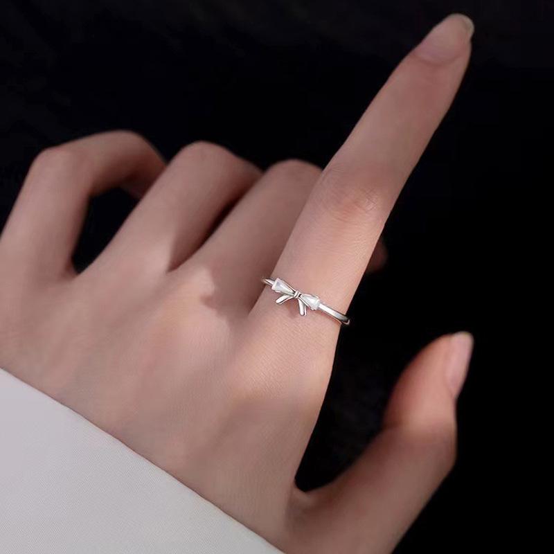 S925 Sterling Silver Mother-of-Pearl Bow Ring, Adjustable Pinky or Index Finger Design, Trendy and Fresh Style.
