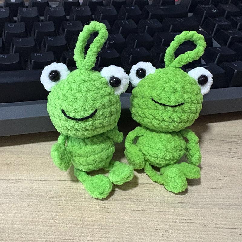 Handmade Crochet Frog Keychain Green Amigurumi Bag Charm Cute Animal Lovers Gift Kids Backpack Accessories, Eco-Friendly Keyring
