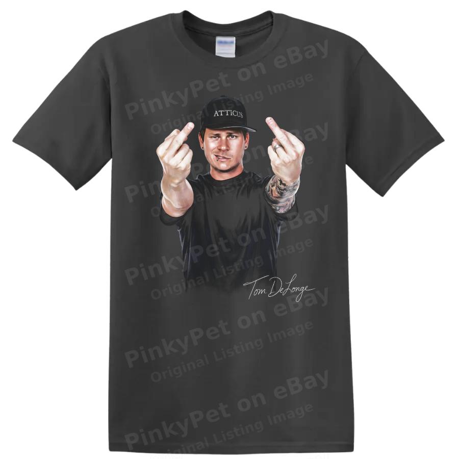 Tom DeLonge Pop Punk Music Middle Finger T Shirt Tribute Fan Tee