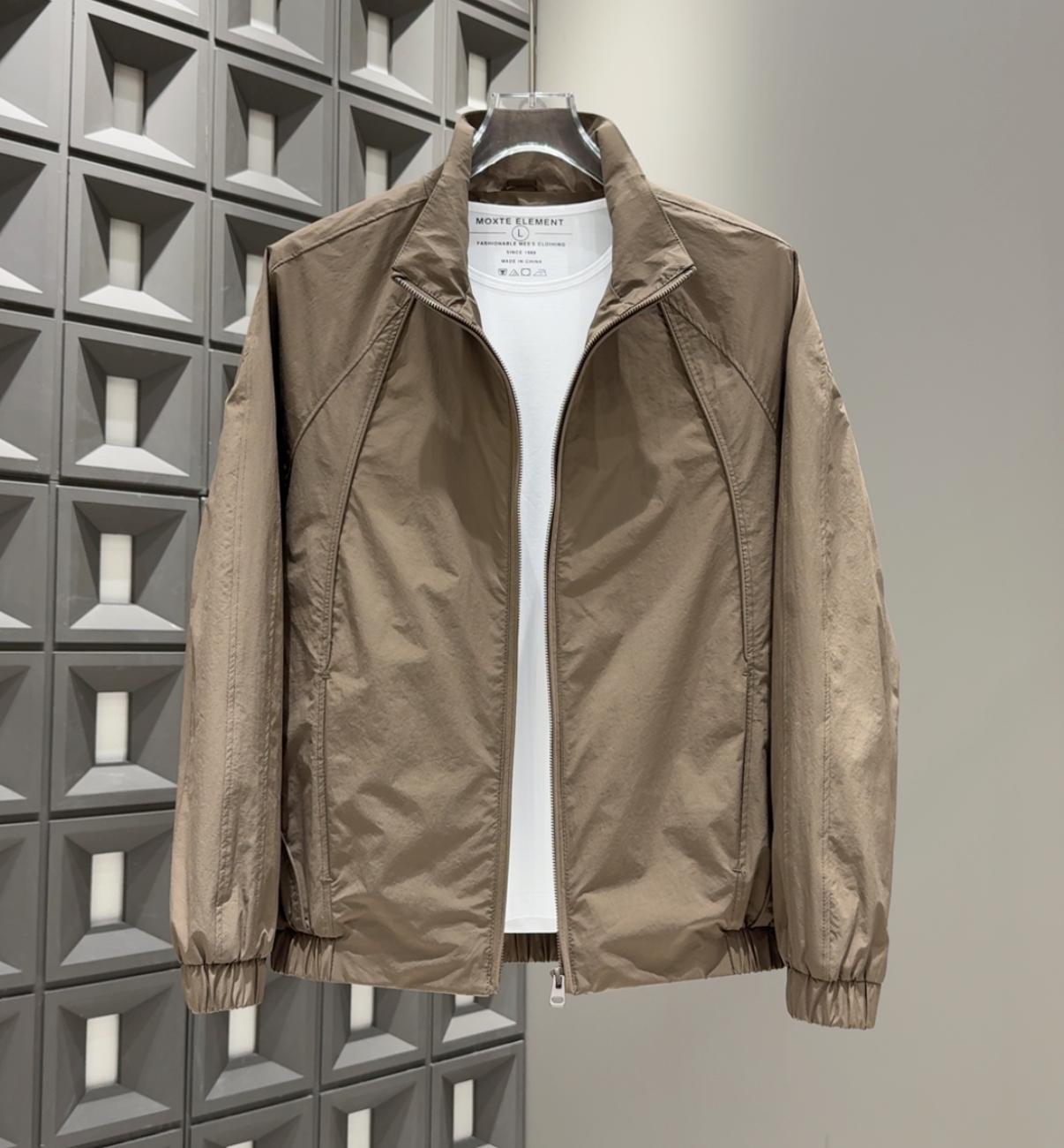 

Куртка Харрингтон со стойкой воротником Мужская Весенне-осенняя Новая Высококачественная Тонкая Куртка Универсальная Приталенная Детройтская Мужская Одежда 4XL (180-100 kg) кофейный