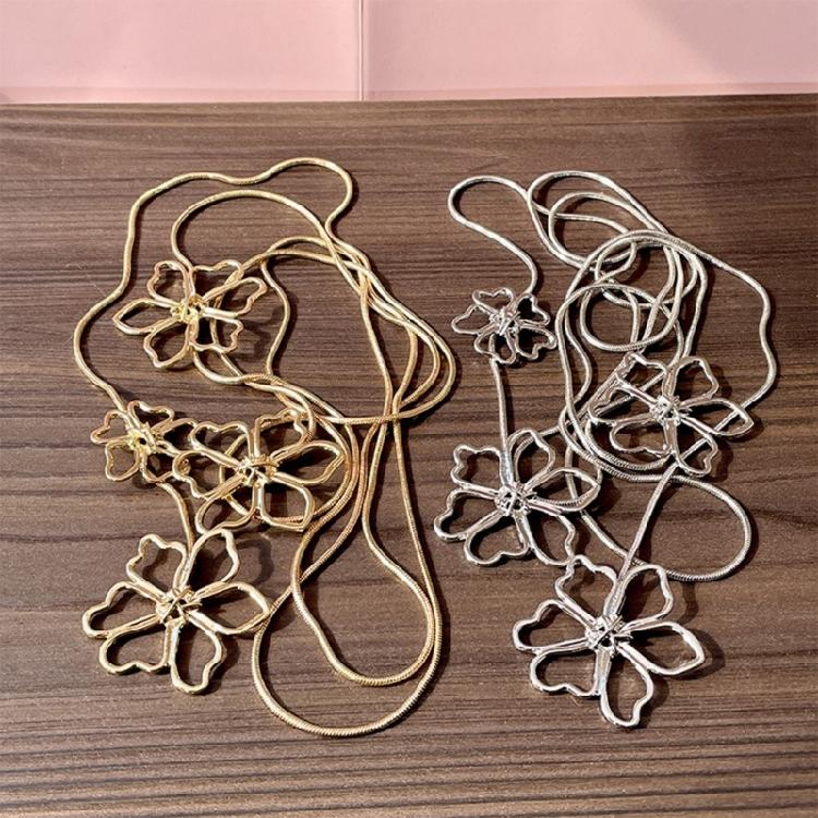 Sophisticated Hollow Petal Pendant Long Necklace Elegant Metal Necklace Suitable for Various Outfits