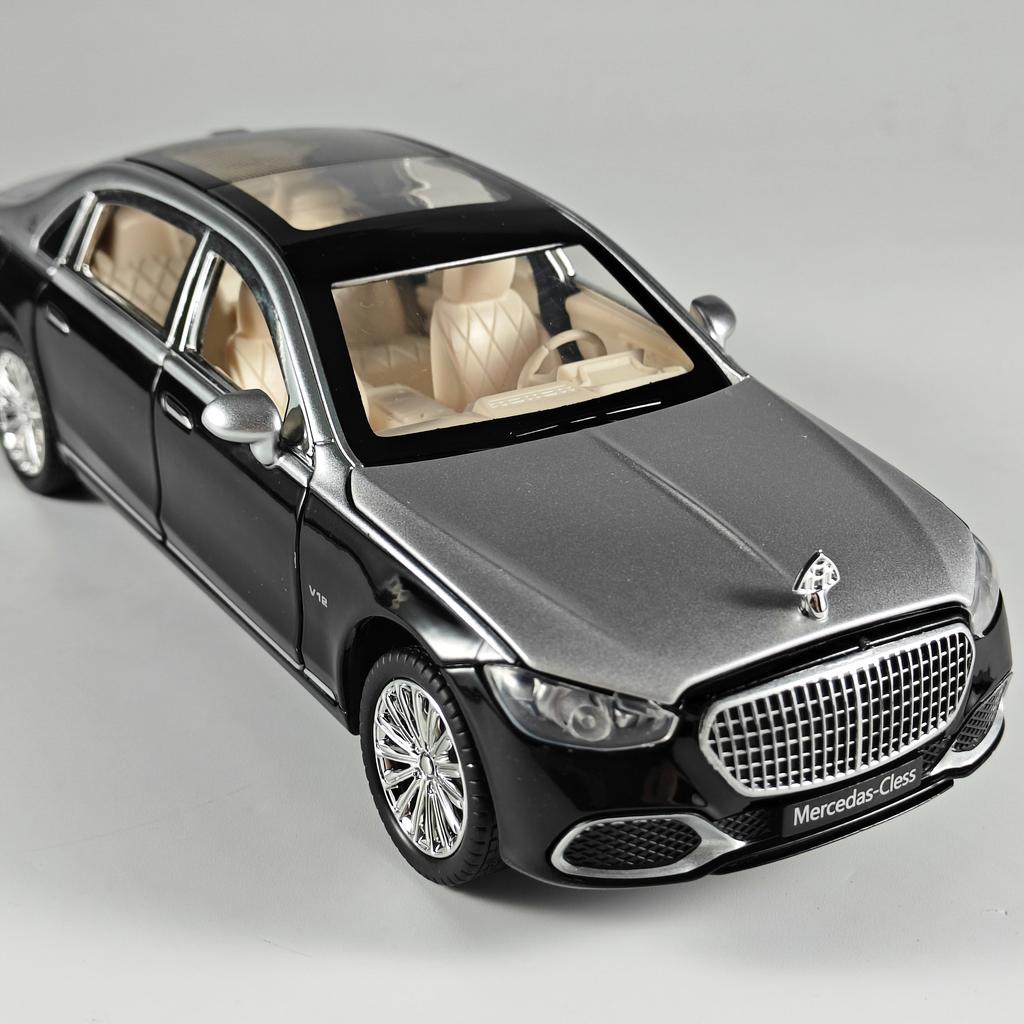 1:24 Mercedes Benz Maybach S680 Luxury Limousine Alloy Diecast Metal Model Sound & Light Children Toy Collection Hobby Boys Gift