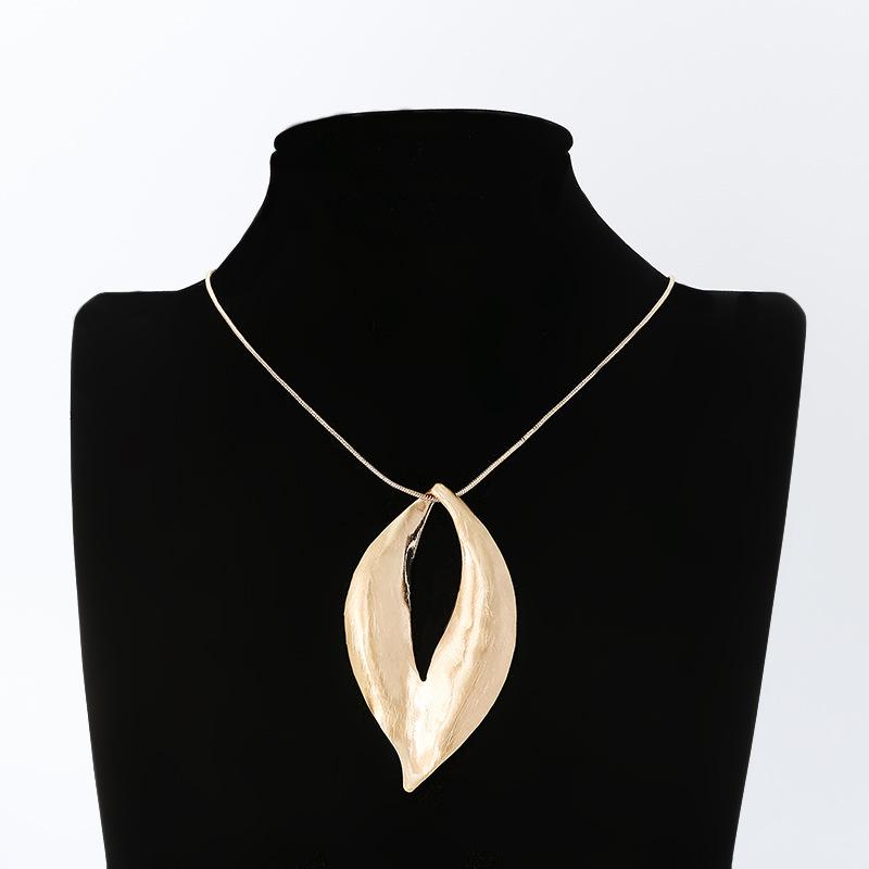 Necklace Vintage Long Leaf Brushed Pendant Alloy Ladies Sweater Chain