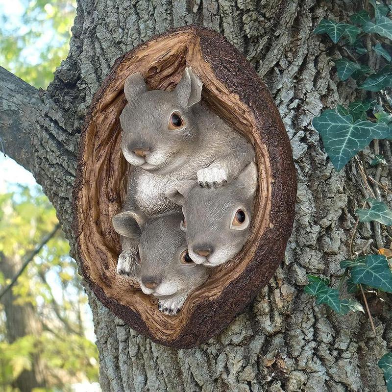 Garden Squirrel Tree Hugger Outdoor Tree Hole Statues Tree Face Decoration