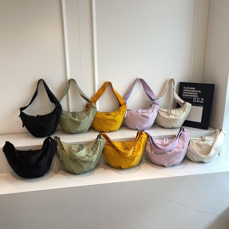 Large Capacity Bag Women's New Korean Version Messenger Bag Fashionable and Simple Dumpling Bag Casual and Lightweight Shoulder Bag Women