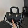 Casual retro diamond embroidered thread bag, new pillow bag, fashionable versatile handbag, shoulder messenger bag.