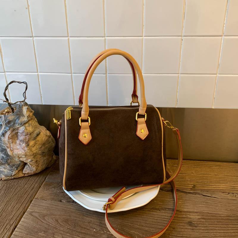 High-end niche bag women's leisure Boston bag 2025 new trendy autumn and winter versatile single shoulder crossbody pillow bag