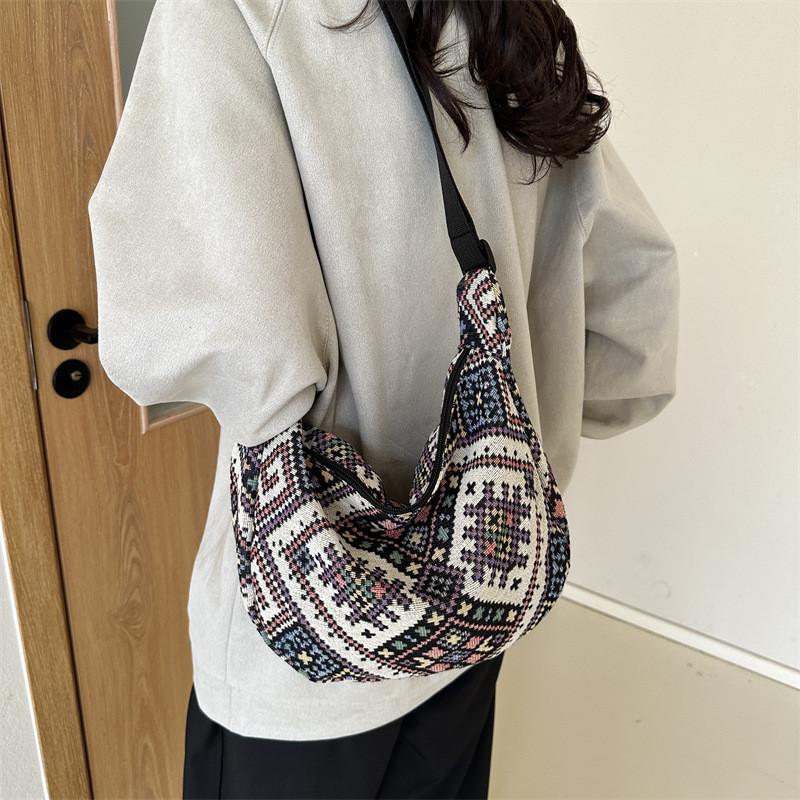 Fashionable 2023 Fall Trendy Shoulder Bag Chic Street Style Dumpling Bag In Canvas