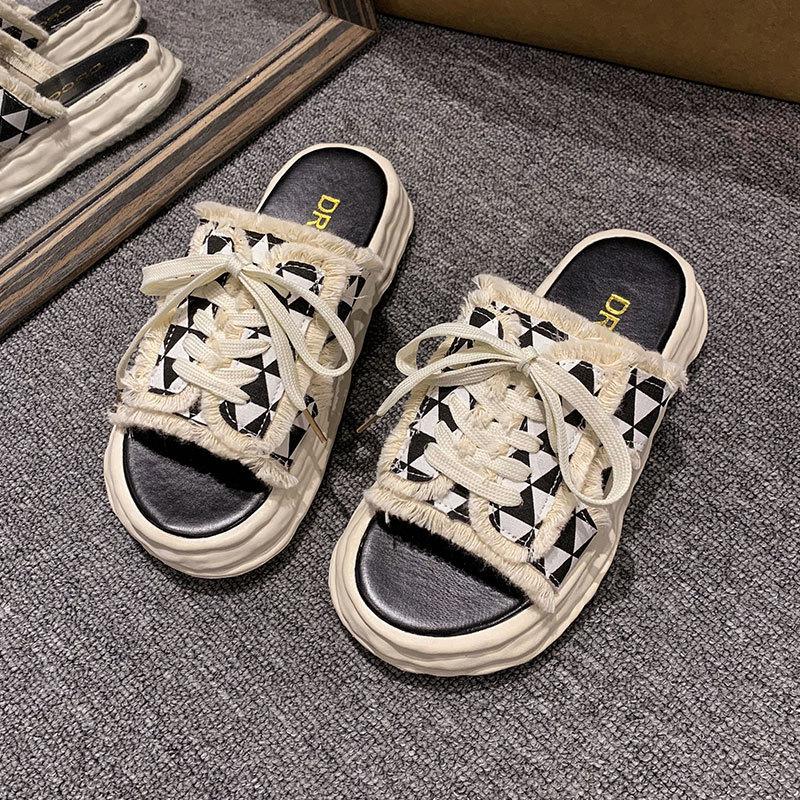 Dissolved thick-soled canvas slippers women's summer wear 2025 new fashion Internet celebrity explosion lazy high-end sandals