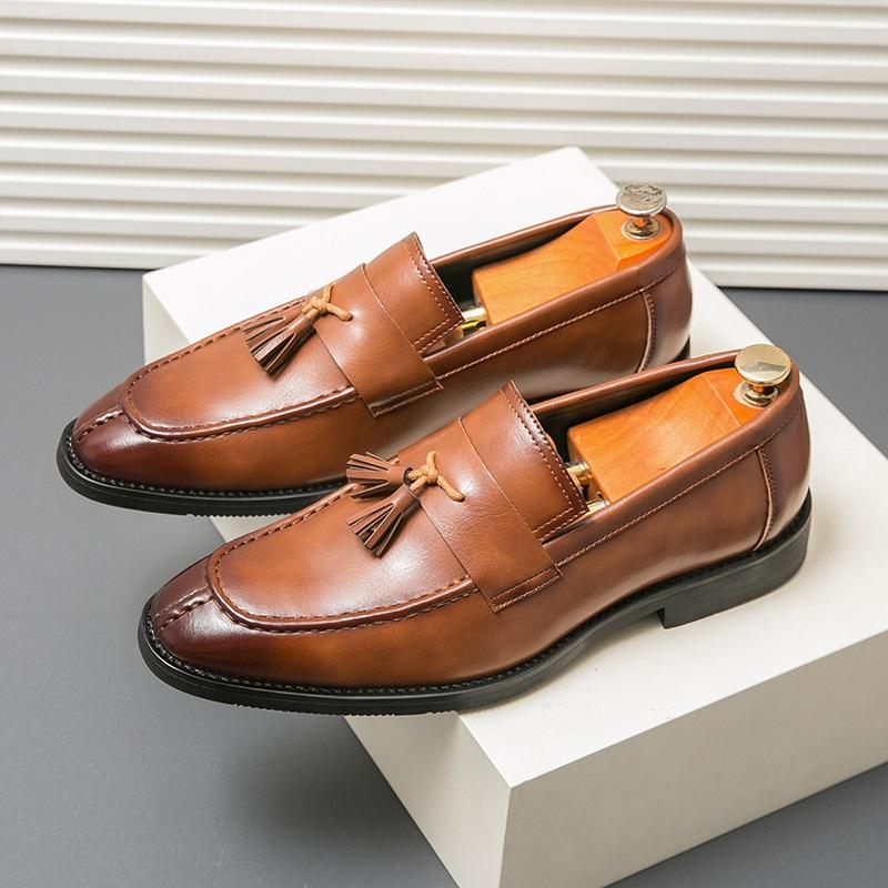 Britain Men's Black Brown Tassels Flats Leather Business Casual Shoes Male Loafers Formal Dress Footwear Sapatos Tenis Masculino