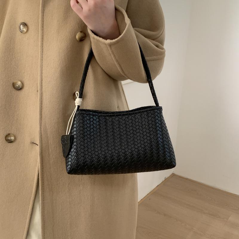 Korean Niche Woven Underarm Bag for Women 2025 - Stylish, Large Capacity, Handheld Mother-Child Shoulder Bag