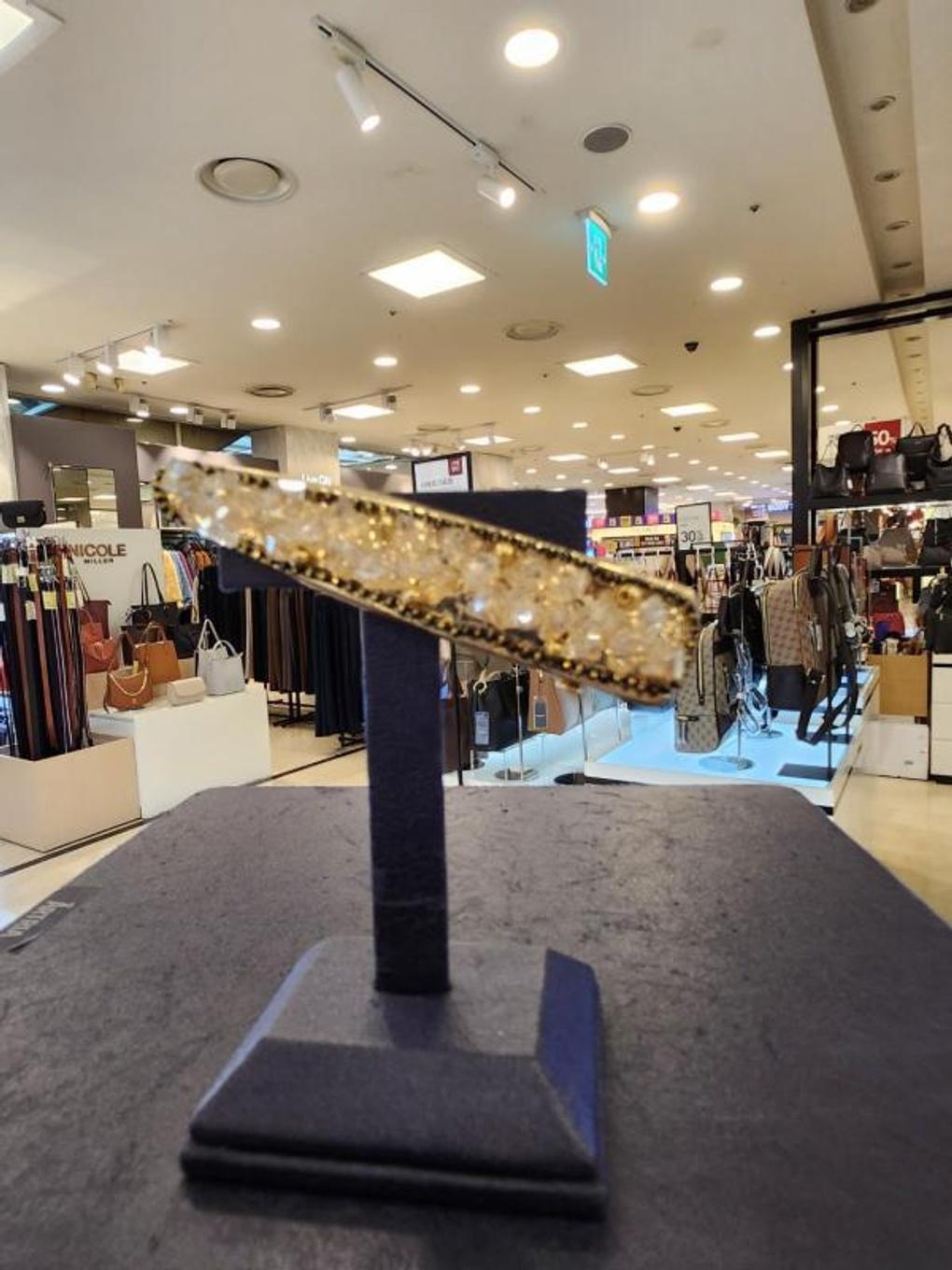 

Атрия Треугольный Кристалл Боковая Клипса OSHHPCR0010IVF