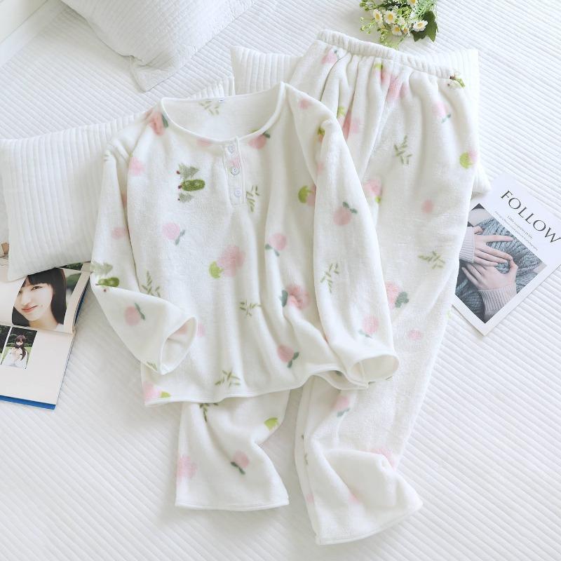 2026 Nowy Zimowy Damski Zestaw Piżamowy z Pogrubionym Fleeceu i Flanelą Ciepły Head Cartoon Wygodny Zestaw Ubrań Domowych Piżama