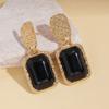 Vintage Black Resin Square Geometric Pendant Earrings for Women Fashion Metal Wrinkled Pattern Irregular Earrings Chic Jewelry