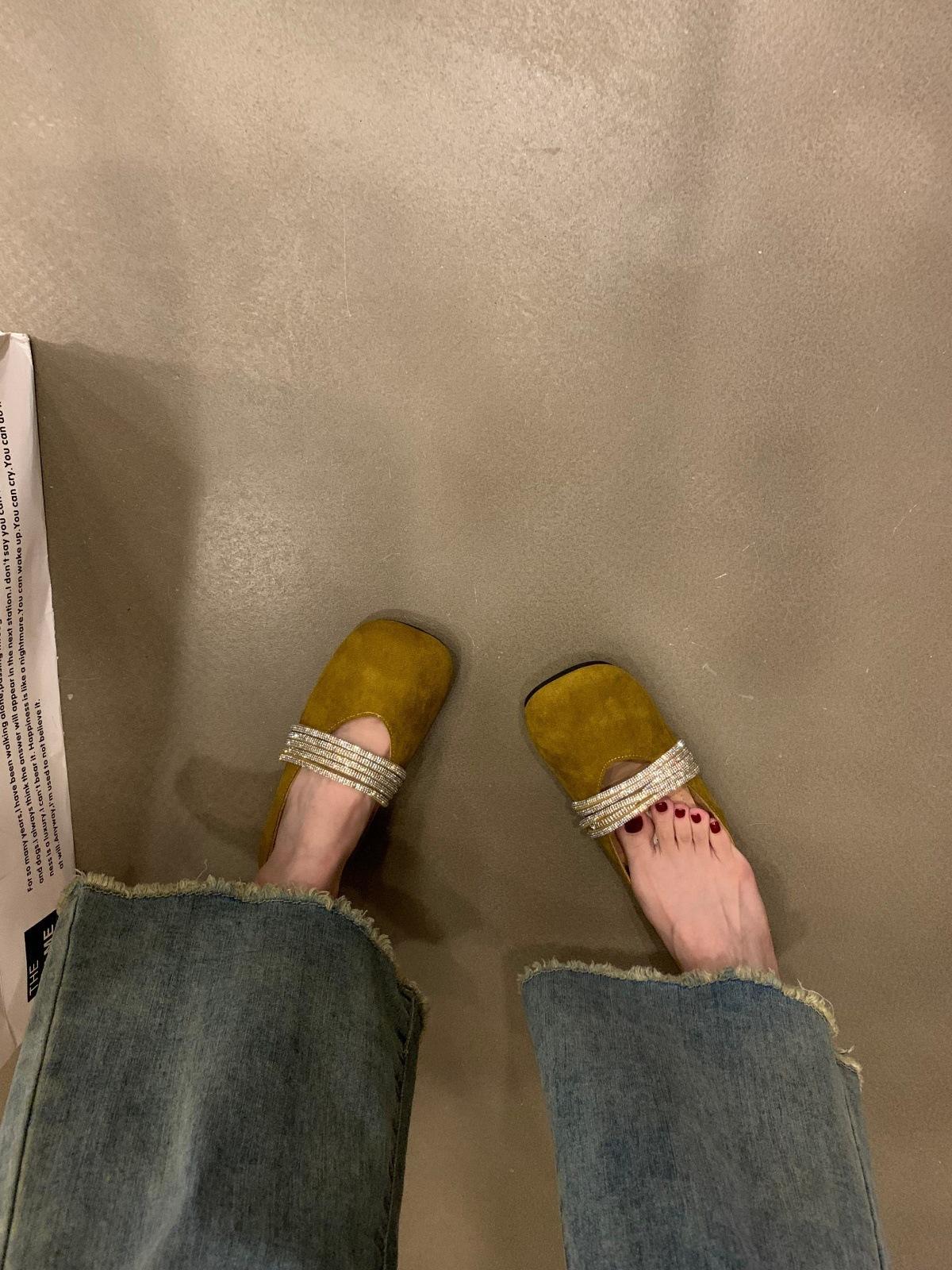 

Туфли Мэри Джейн со стразами, 2025 новая весна и осень, квадратный носок, неглубокий вырез, универсальная плоская подошва, удобные одинарные туфли 39 жёлтый