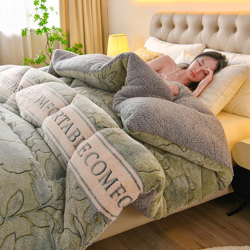 Warm Winter Lambswool & Fleece Quilt - Thick, Cozy Single Size for All Seasons