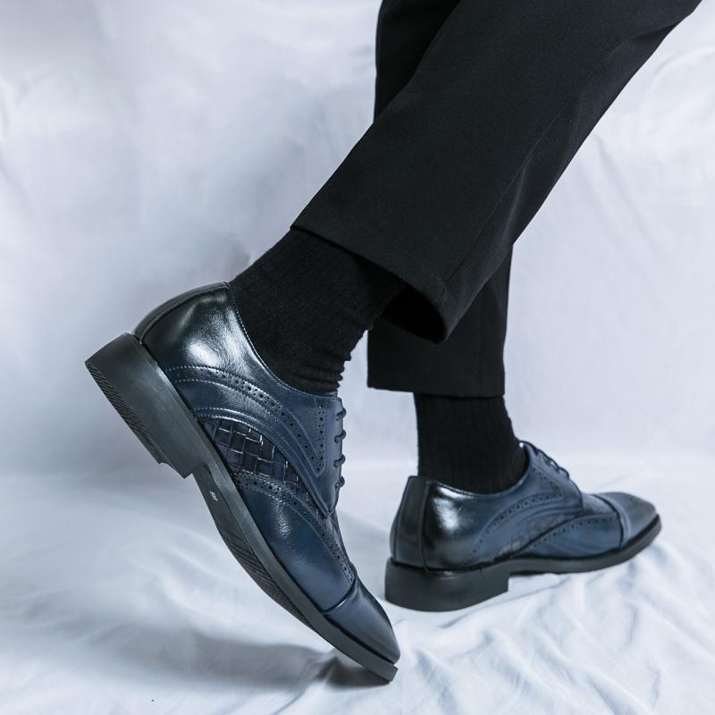 Brogue Men's leather shoes in formal attire Fashion designer style Men's Outdoor Party Strolling Plus size men's shoes 38-48