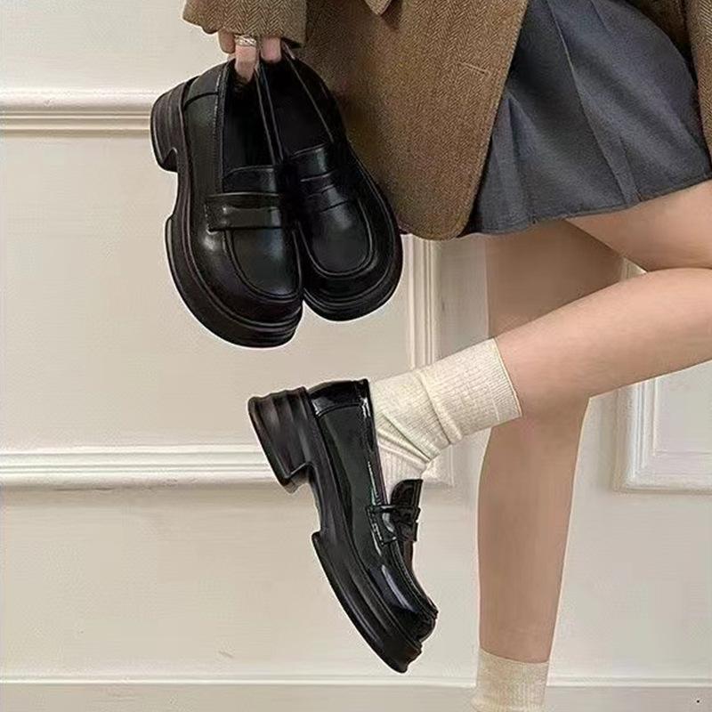 Women's British-style small leather shoes in the spring of 2025 new versatile retro single shoes platform black loafers