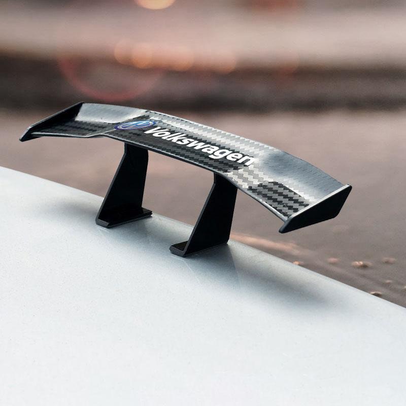 Auto Heckspoiler Mini Spoiler Flügel Kleiner Heck Emblem Aufkleber Dekoration Für Volkswagen CC Golf 4 6 7 GTI Tiguan Passat B5 B6 B7 Jetta MK5 MK6