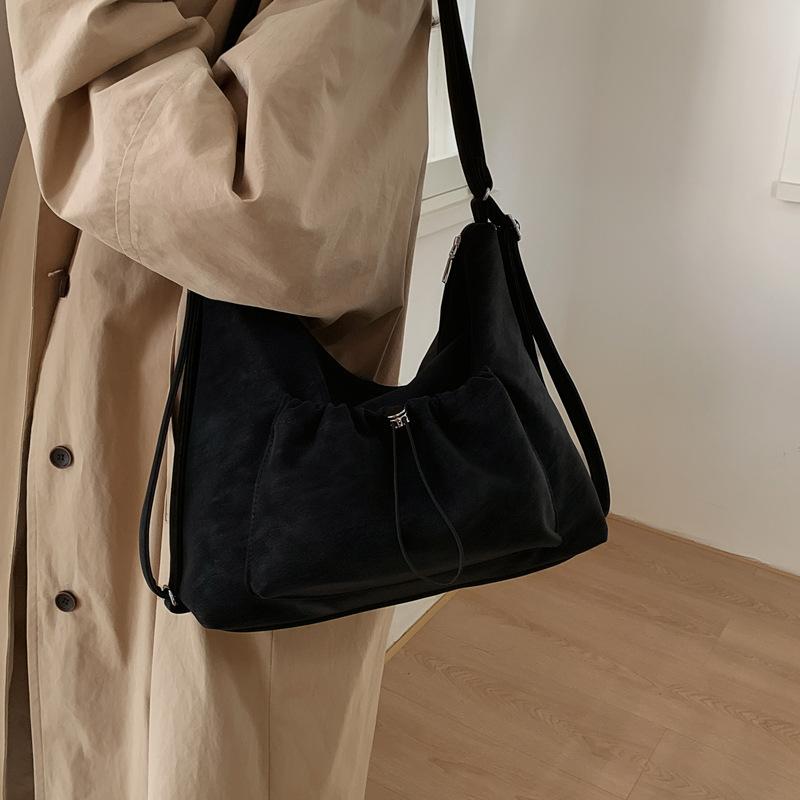 

New Retro Suede Crossbody Bag Women Large Capacity Commuting Shoulder Bags Textured Casual and Simple Design Bags for Travel чёрный