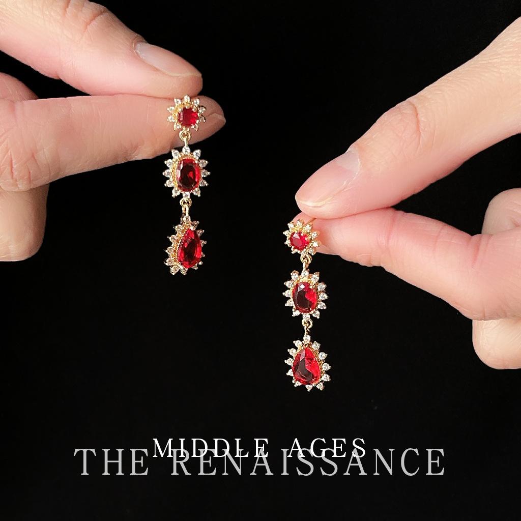 Medieval pomegranate red zircon stud earrings French retro court style earrings light luxury earrings