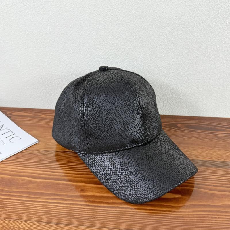 

Spring new baseball cap for women, trendy snake-pattern hat, men s duckbill cap, fashionable sports casual sun protection hat （55-59cm）Adjustable чёрный
