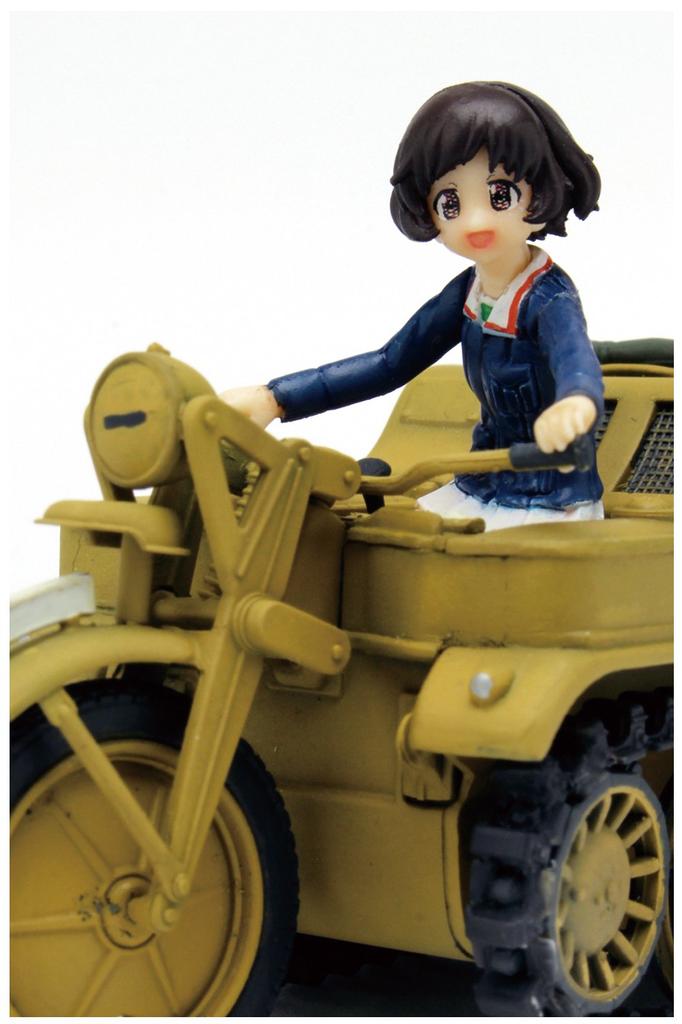 PLATZ Girls & Panzer the Movie: Miho and Yukari's Kettenkrad, Oarai Girls' High School Version, Assembled Tracks! 1/35 Scale Plastic Model GPSP-2