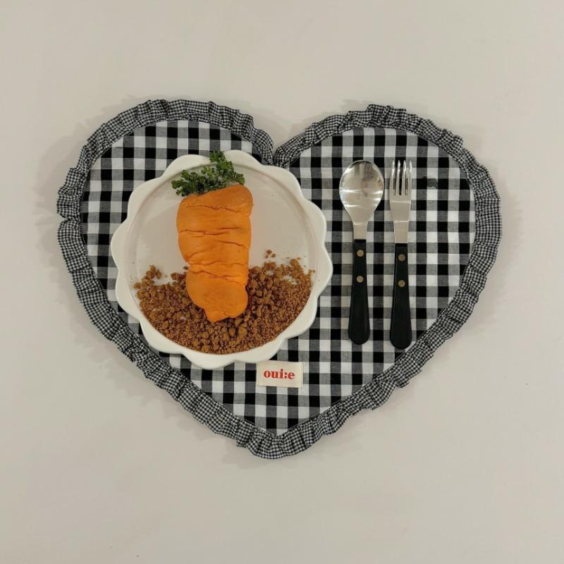 Placemats Dining Table Korean Plaid Red Blue Heart-Shaped Placemat Water Cup Mat Cute Pleated Lace Mat Fabric Coaster Dining Mat