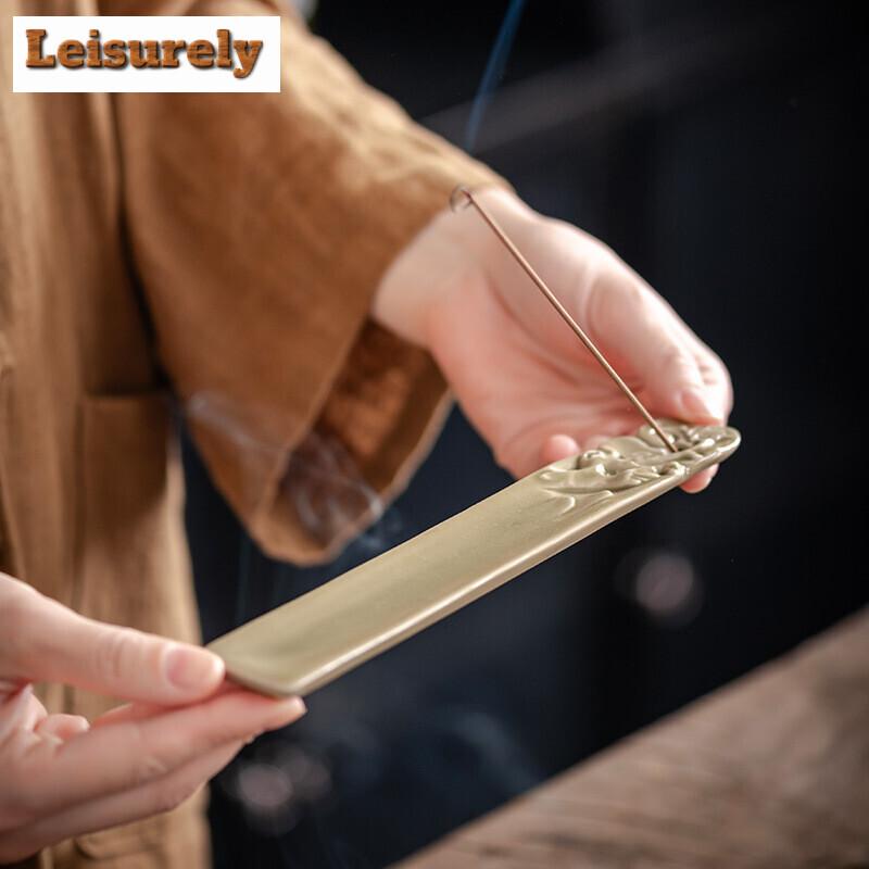 Creative Plum Blossom Ceramic Thread Incense Holder Agarwood Sandalwood Burner Zen Long Censer Burner Desktop Decoration Crafts