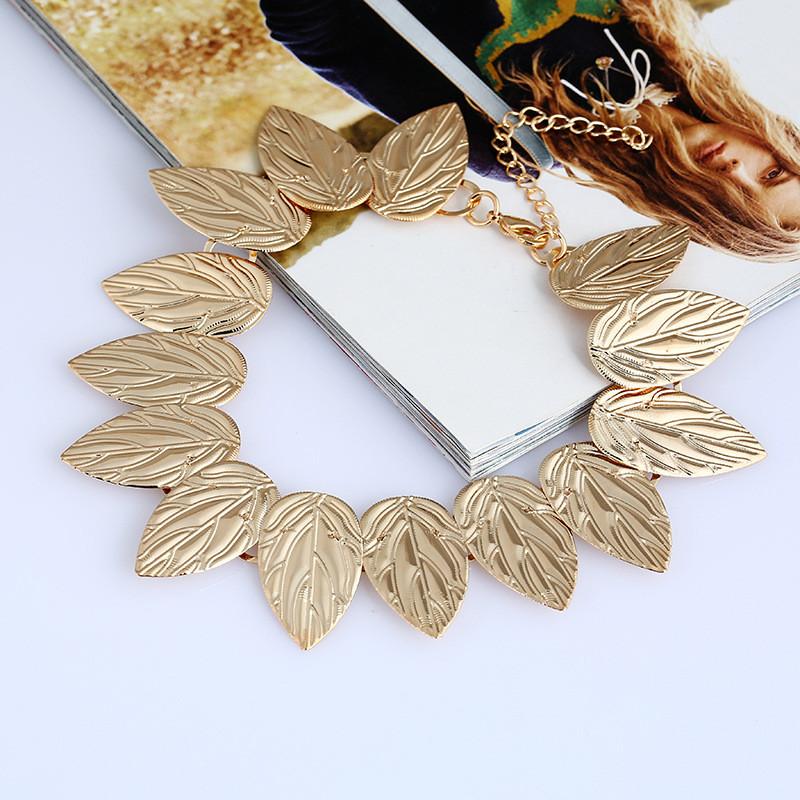 

Fashionable Metal Leaf Necklace With Fringe For Casual Outfits And Travel Accessories