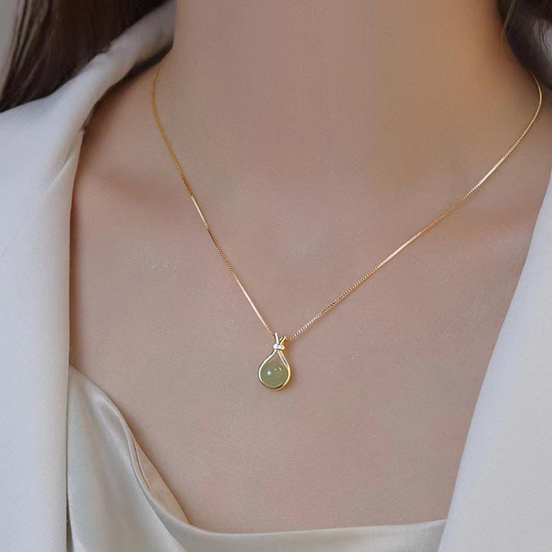 Lucky Bag Hetian Jade Titanium Steel Women's Necklace - Light Luxury Pendant Clavicle Chain, Simple Ins Choker.