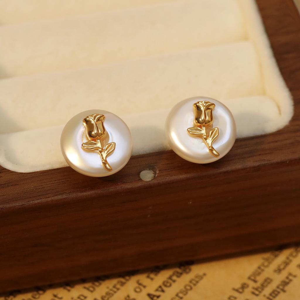 Vintage Rose Earrings with Vintage Elegance and Elegance, French Palace Style, High Grade Freshwater Pearl Earrings