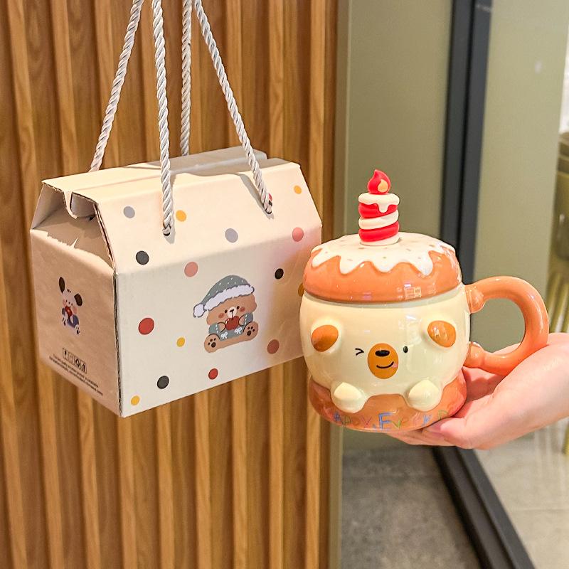 Send girls graduation souvenir high-value creative cake ceramic mug with lid gift souvenir