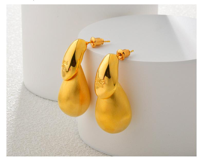 

Европейские и американские новые прозрачные смоляные капли воды простые и универсальные модные темпераментные персонализированные серьги