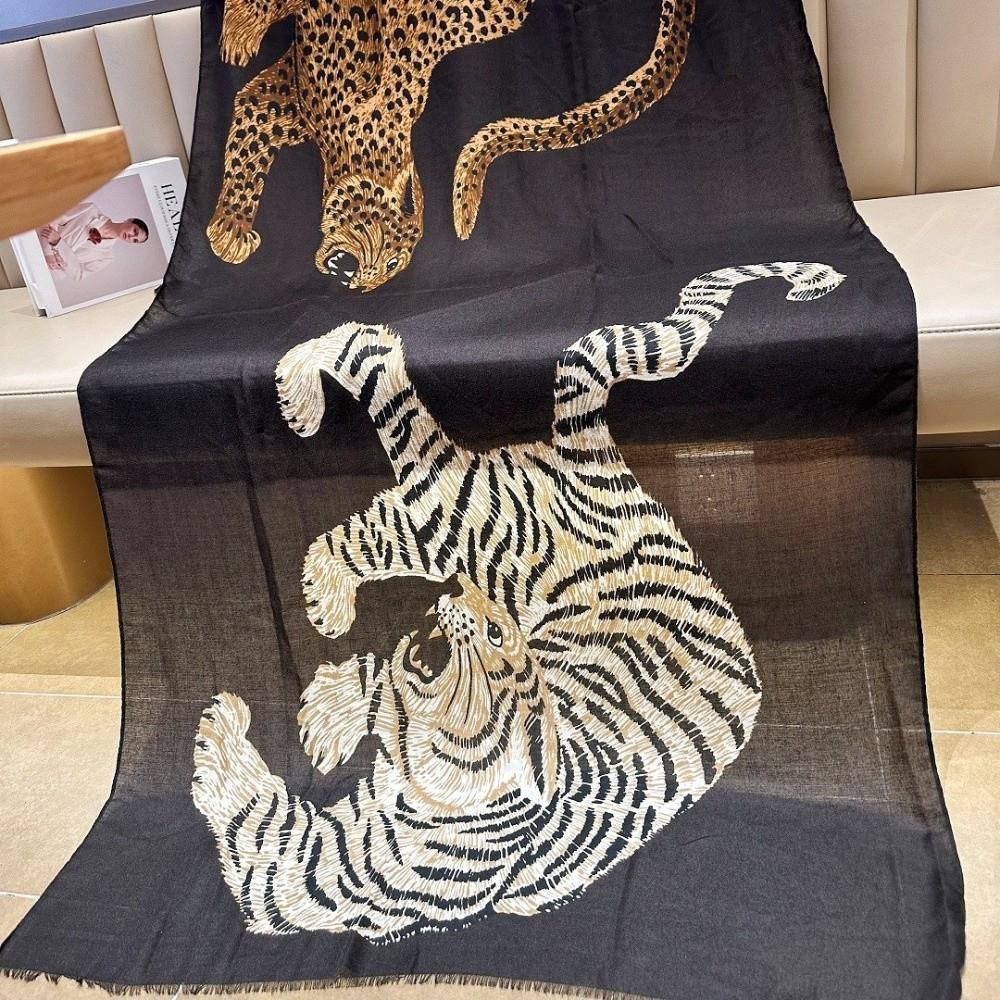 Leopard Print Silk Scarf High-End Texture Fringed Shawl New Leopard Print Scarf  Neck Styling