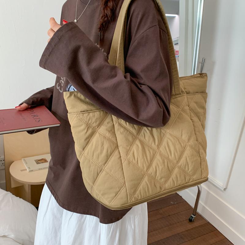 Large Capacity Cotton Padded Down Shoulder Bag, Women's Car Stitching Tote Bag, Expandable and Retractable Suitcase, Commuting Bag for Travel