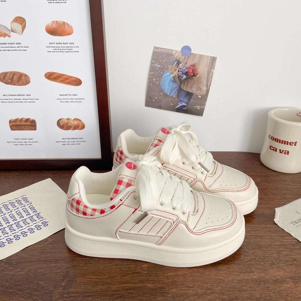 Korean Version Platform White Shoes Women's 2025 Spring and Summer New Versatile Sports and Leisure Board Shoes Bread Shoes Chic Shoes
