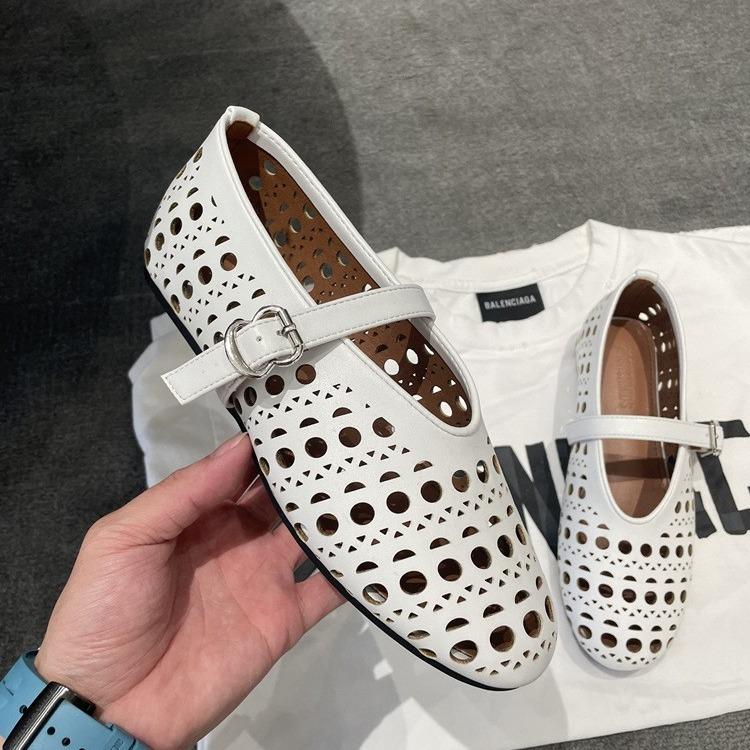 Spring and summer leather shallow mouth one-word buckle belt hollow round head flat bottom inner single shoe women's ballet leather shoes