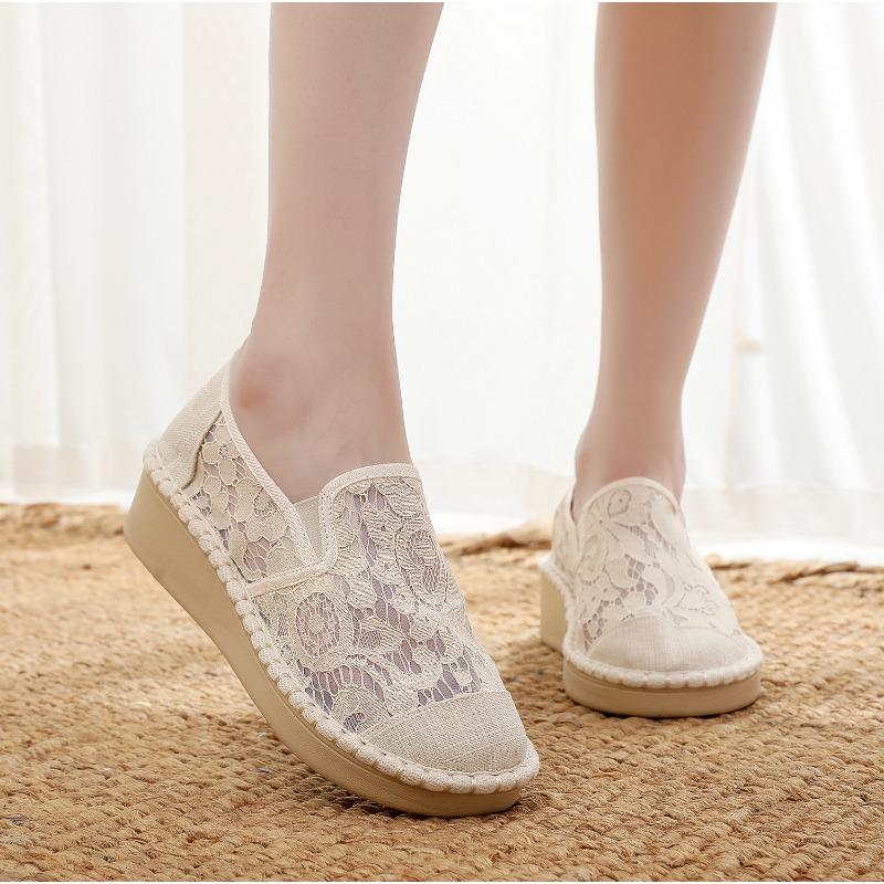 Women's Winter Furry Slip-Resistant Platform Sneakers/Boots - Thick Platform Height Increase
