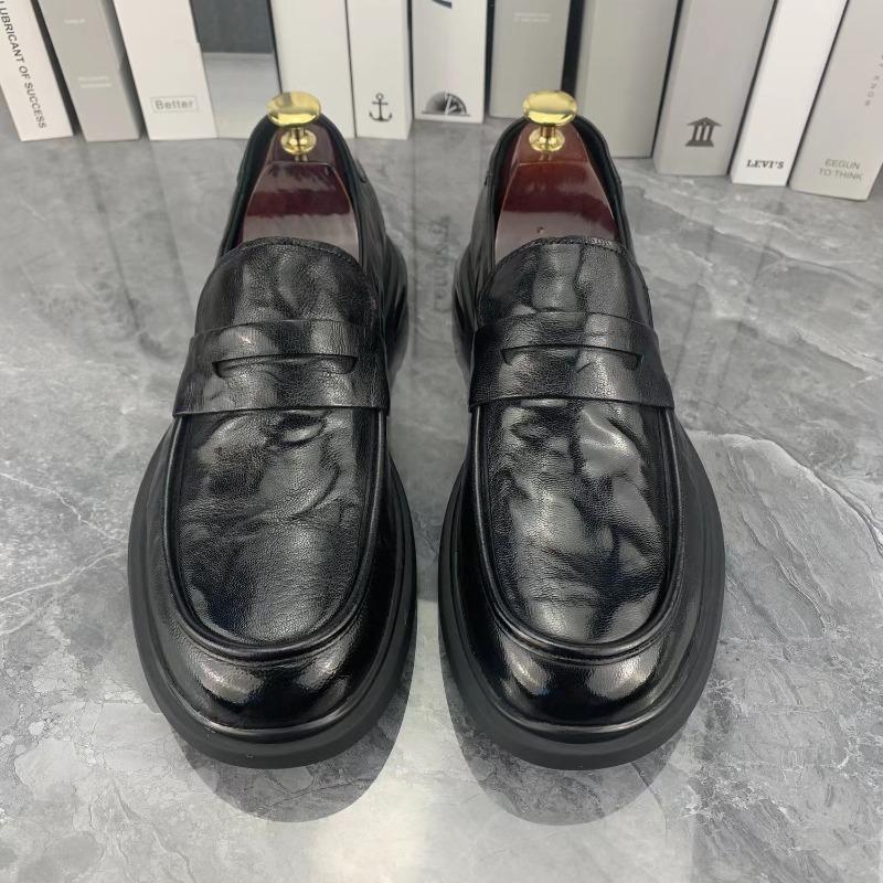 Casual Leather Shoes Men's New Spring British Leather One-pedal Loafers Men's Shoes Heightened Soft-soled Doudou Shoes