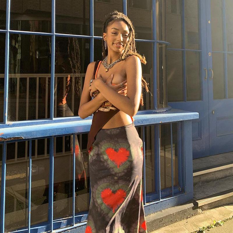 Женская полуюбка с принтом Love — фото 5